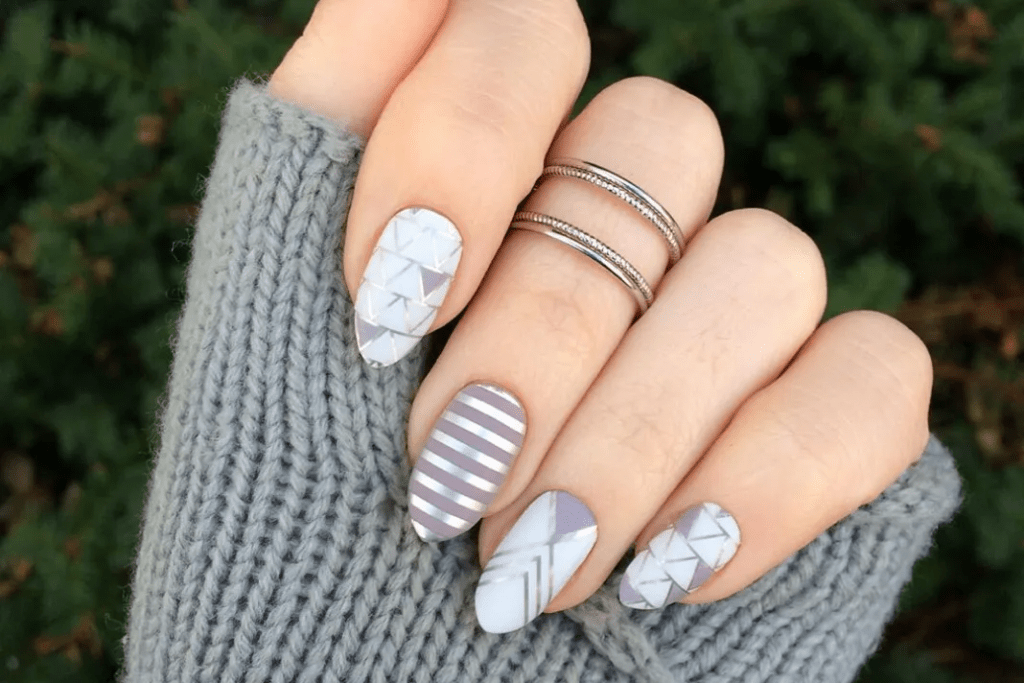 Expert in Nail Design and Paint Art